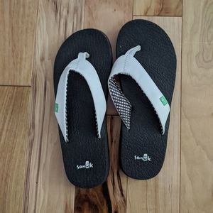 Sanuk flip flops